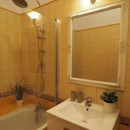 Kghn Tkacka Apartament *