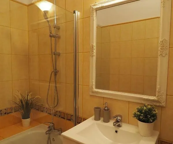 Kghn Tkacka Apartamento *